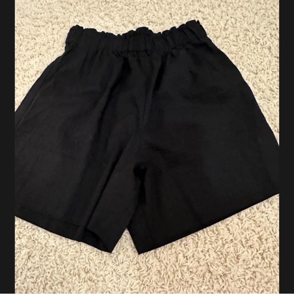 Brand New size Small black Aday Linen Shorts